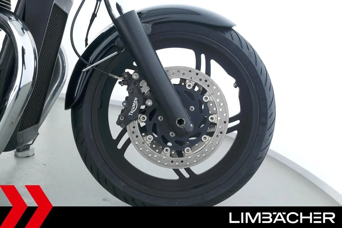 Triumph Thunderbird Storm