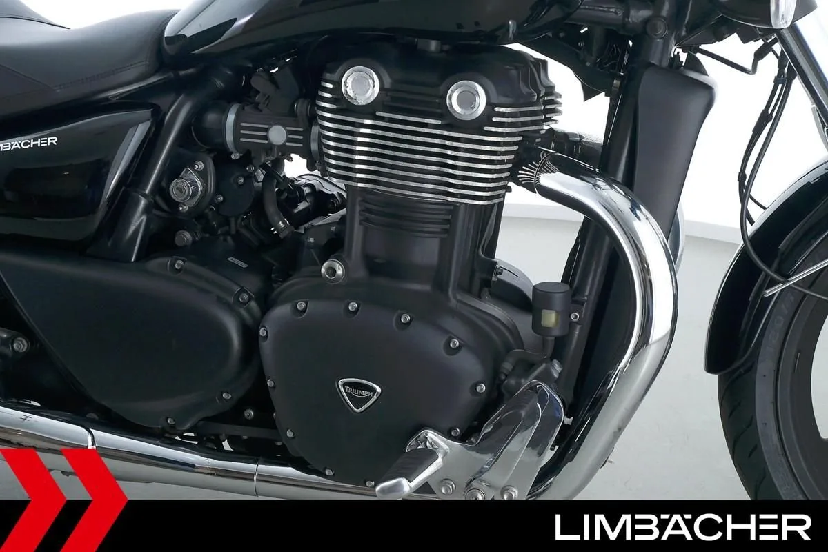 Triumph Thunderbird Storm