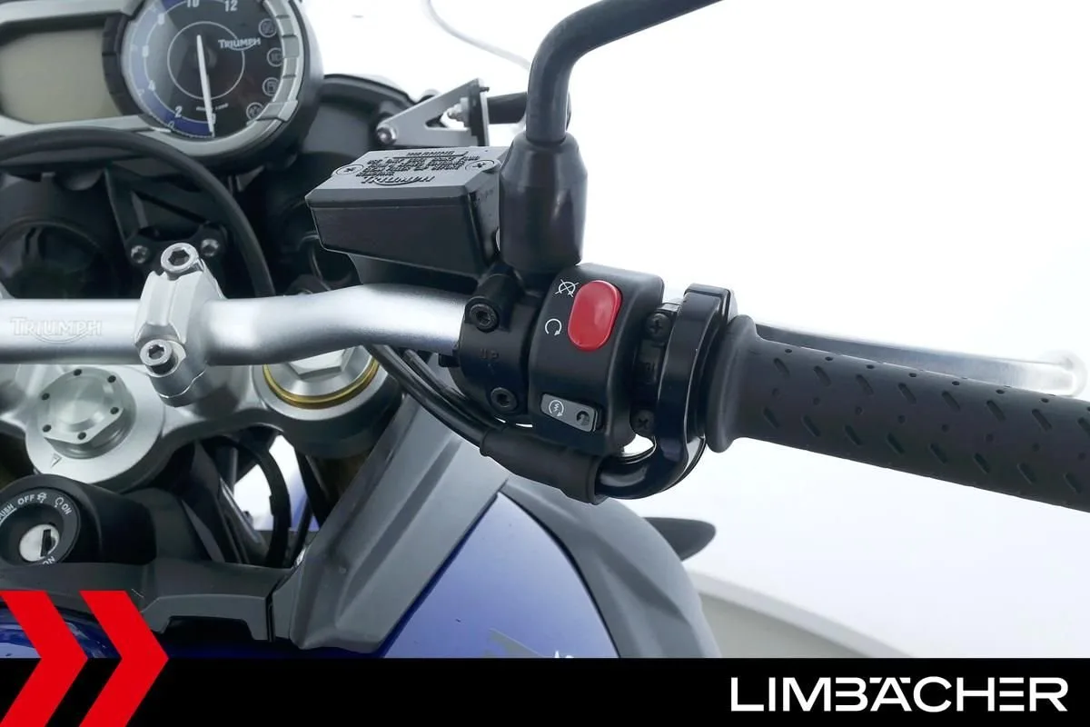 Triumph Tiger 800