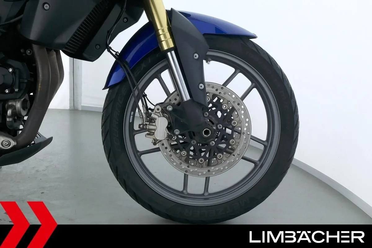 Triumph Tiger 800