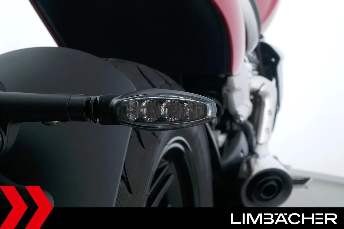Triumph Rocket 3 R