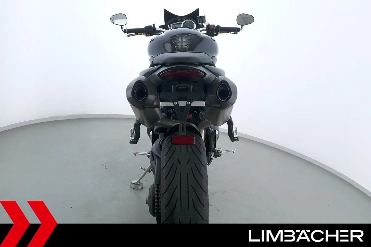 Triumph Speed Triple 1050