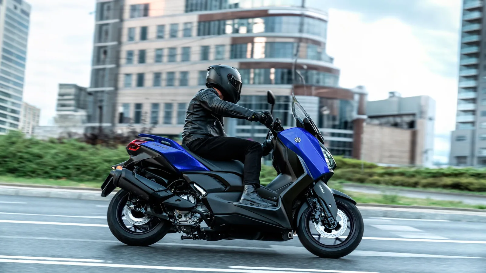 Yamaha XMAX 300, MY 2026 - Icon Blue