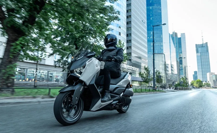 Yamaha XMAX 300 Tech MAX+, MY 2026 -Ceramic Grey