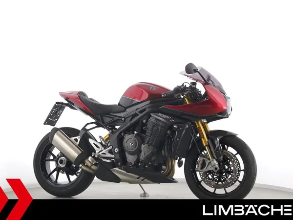 Triumph Speed Triple 1200 RR