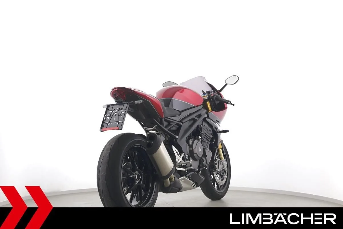 Triumph Speed Triple 1200 RR