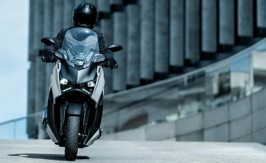 Yamaha XMAX 300 Tech MAX+, MY 2026 -Ceramic Grey