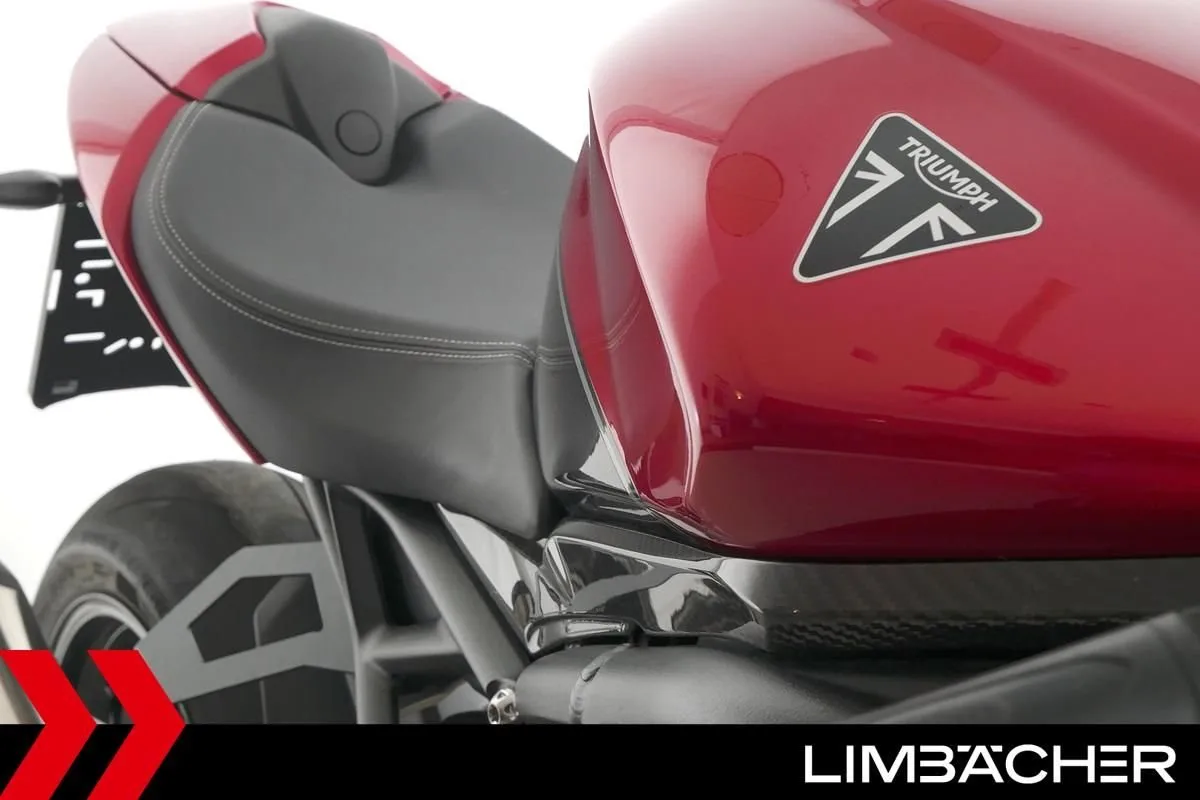 Triumph Speed Triple 1200 RR