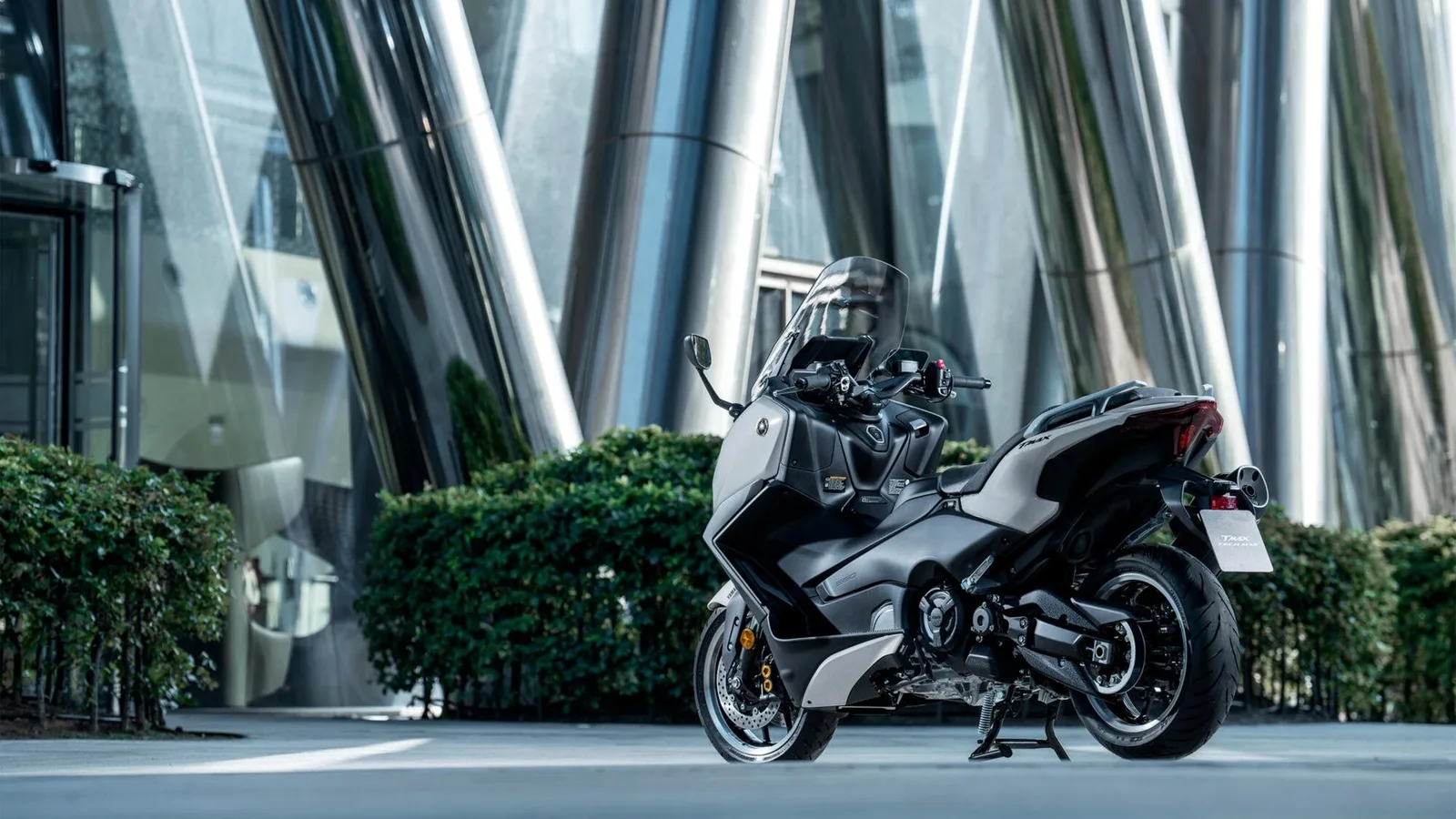 Yamaha TMAX Tech MAX, MY 2026- Ceramic Grey