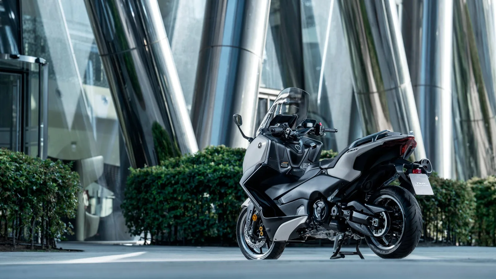 Yamaha TMAX Tech MAX, MY 2026- Ceramic Grey