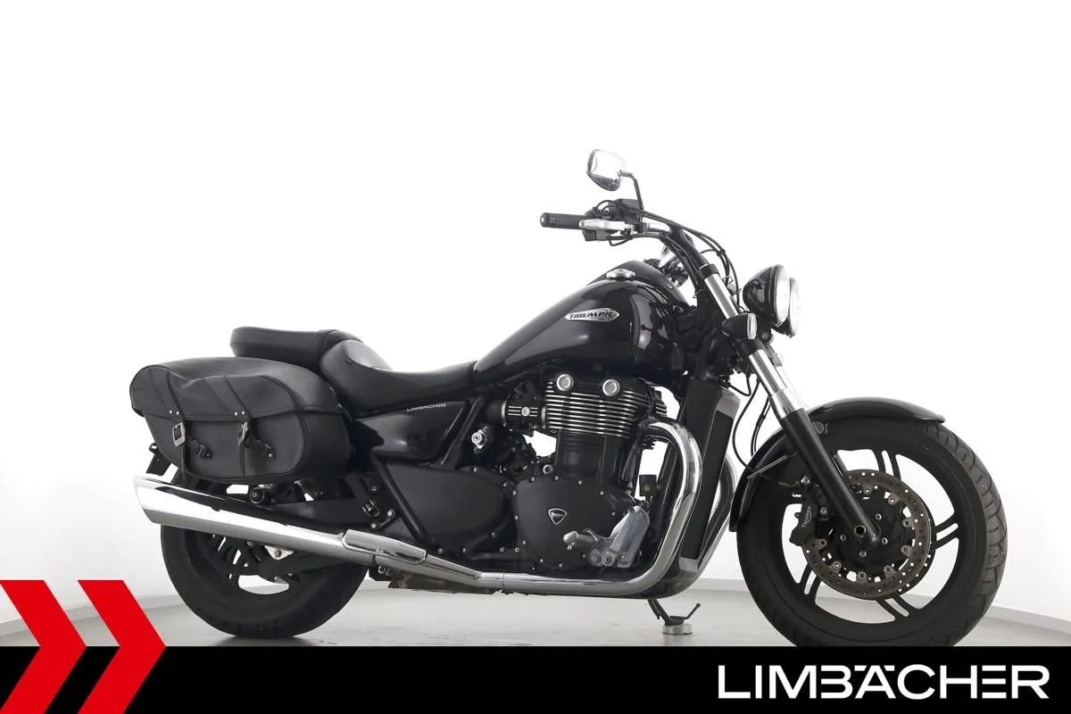 Triumph Thunderbird Storm