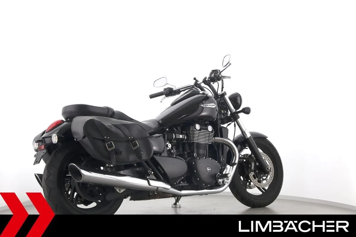 Triumph Thunderbird Storm