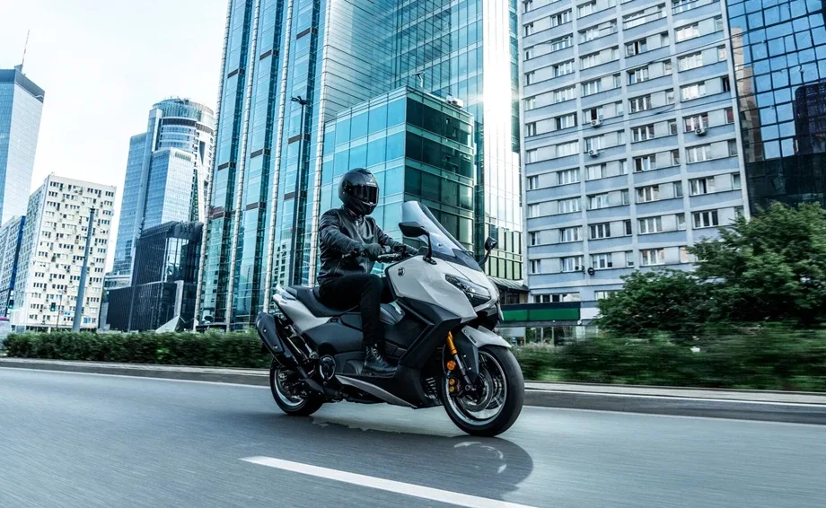Yamaha TMAX Tech MAX, MY 2026- Ceramic Grey