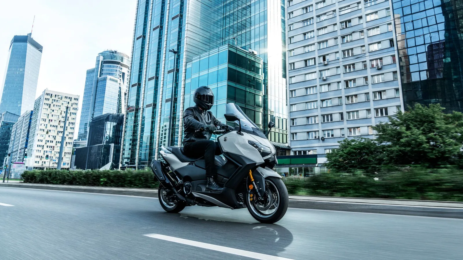 Yamaha TMAX Tech MAX, MY 2026- Ceramic Grey