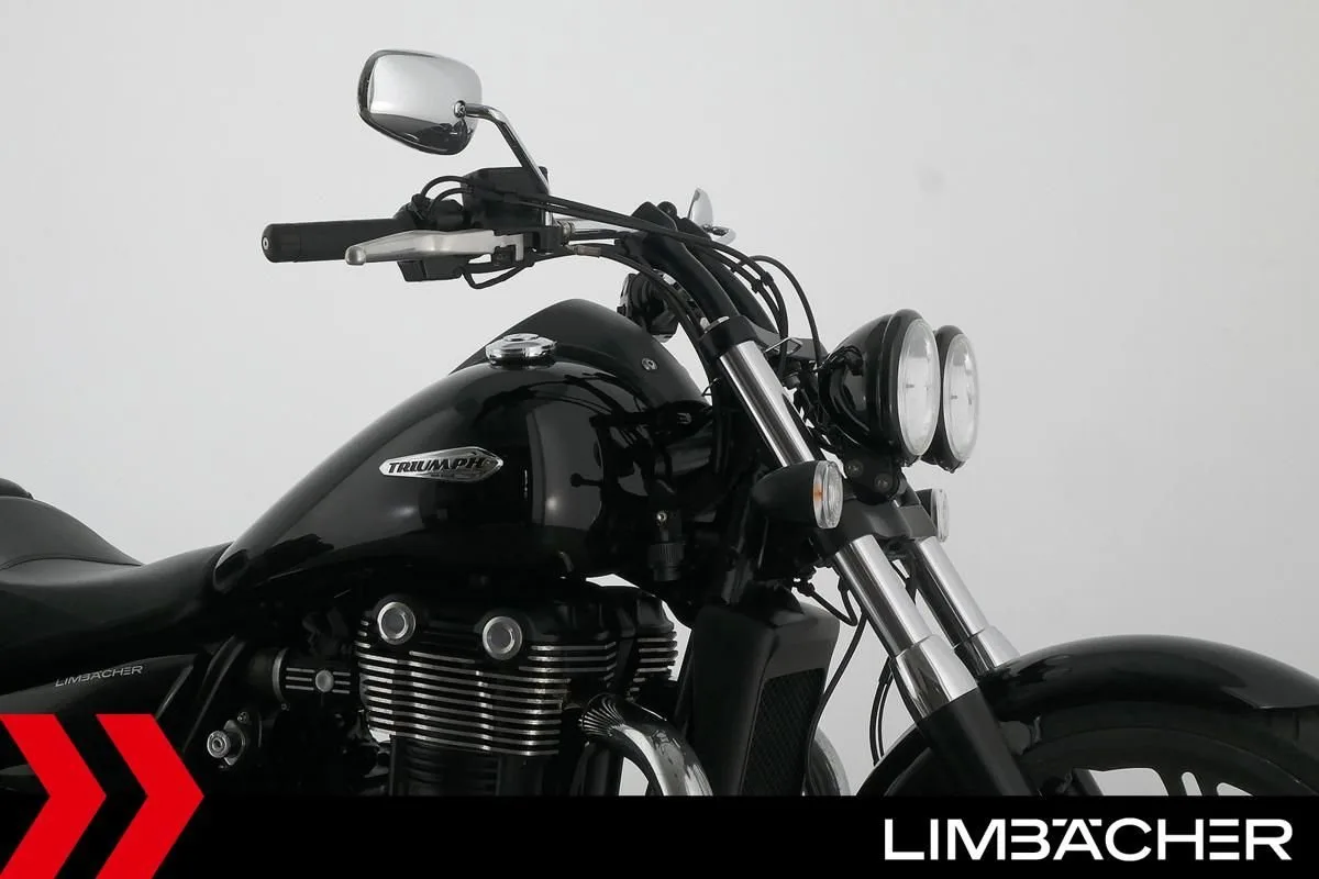 Triumph Thunderbird Storm