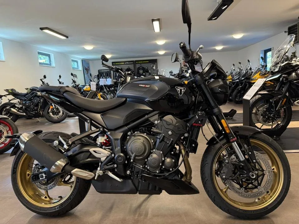 Triumph Trident 800