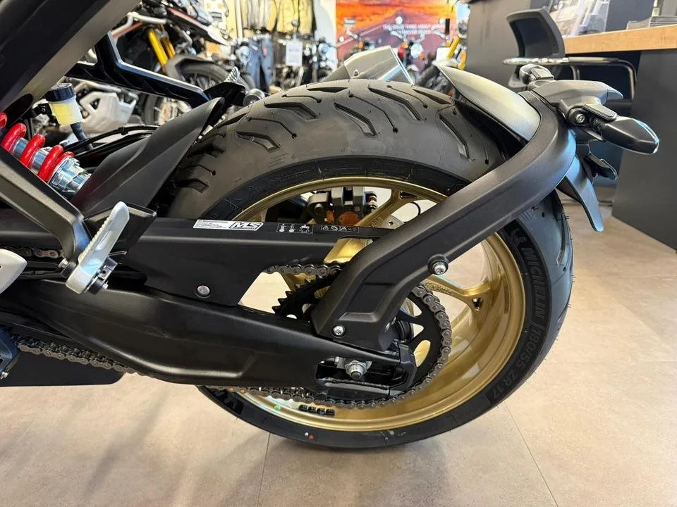 Triumph Trident 800