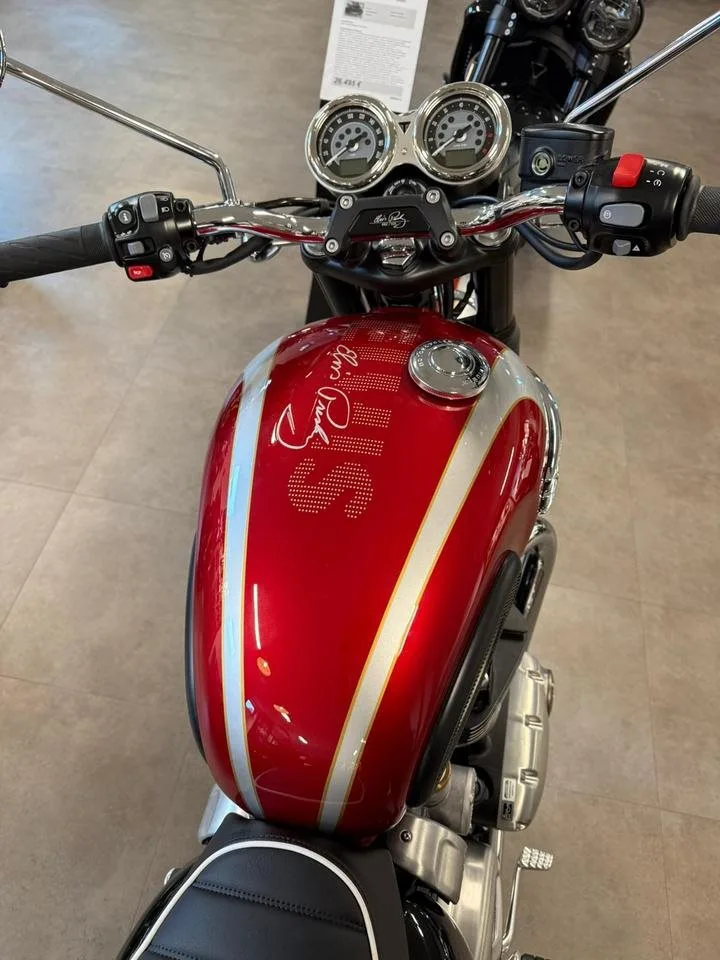 Triumph Bonneville T120 Elvis Presley Special Edition