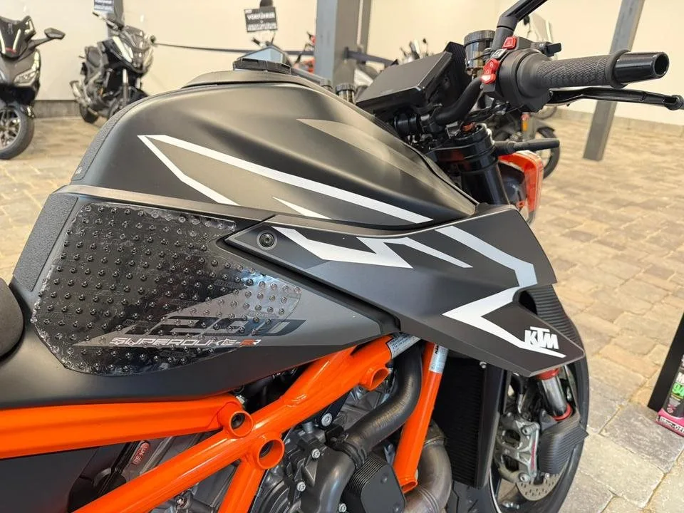 KTM 1290 Super Duke RR