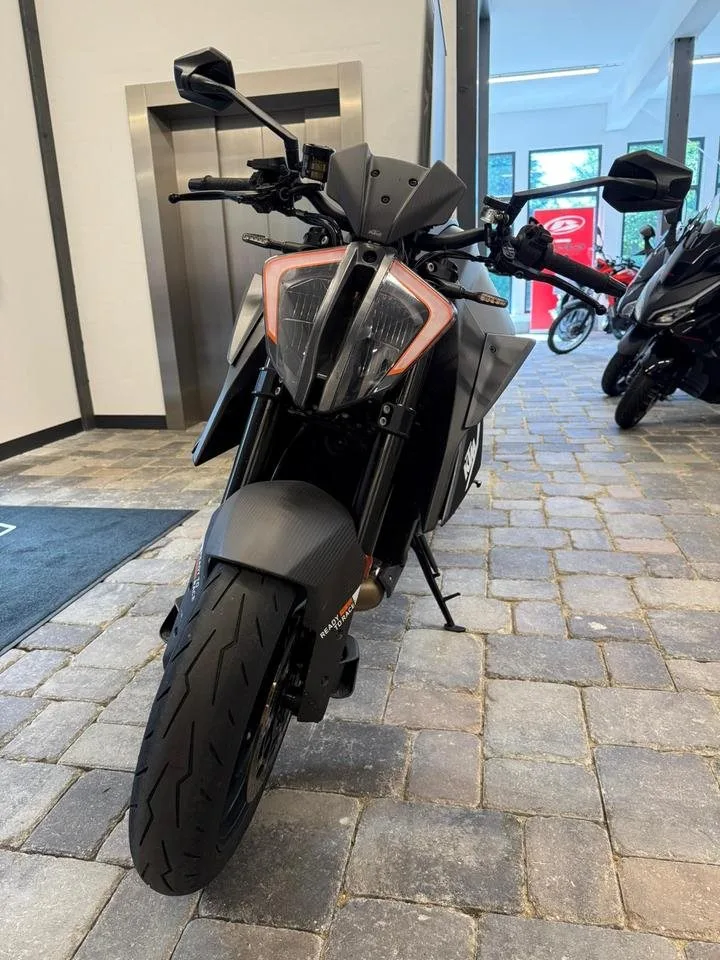 KTM 1290 Super Duke RR