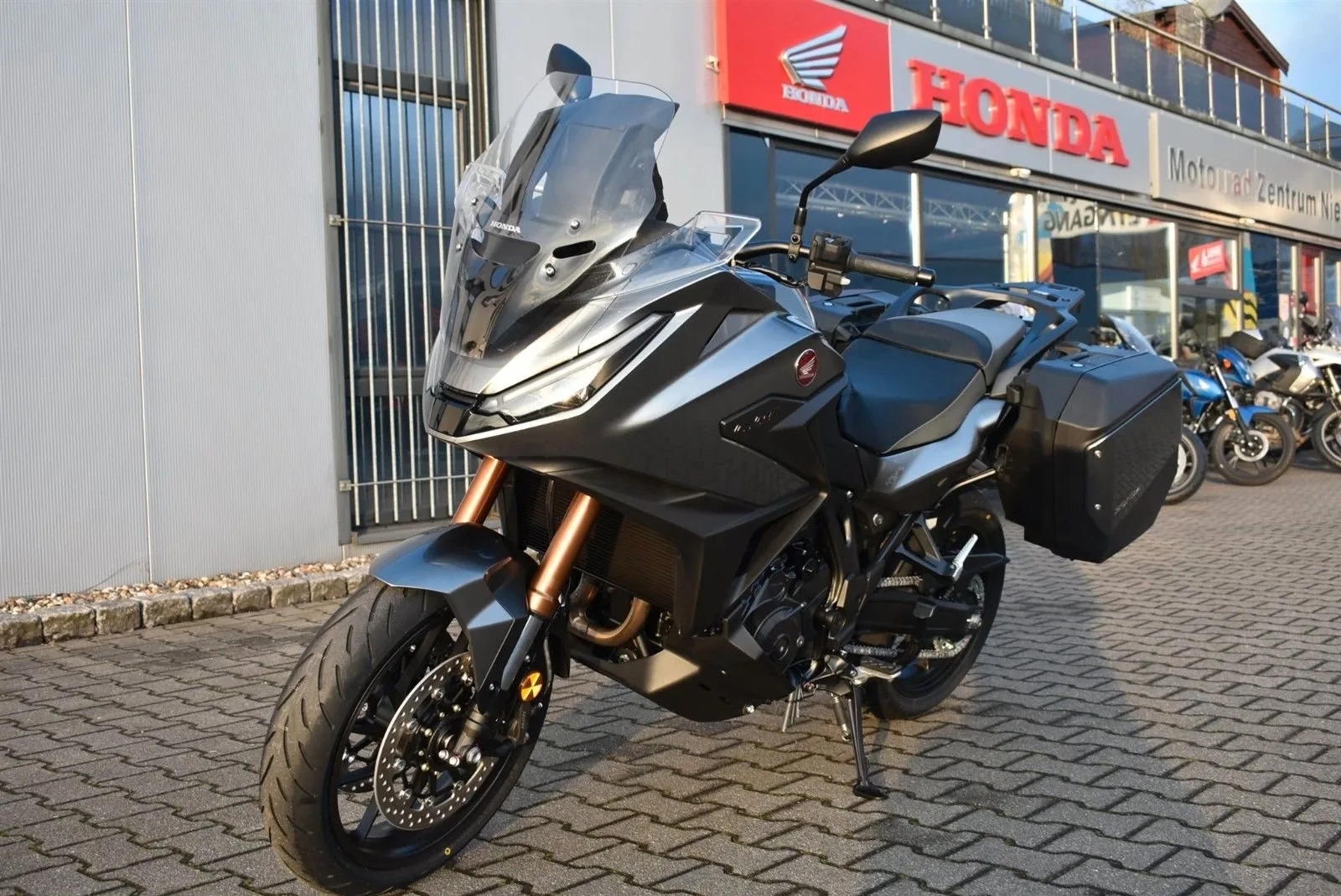 Honda NT1100 DCT Electronic Suspension
