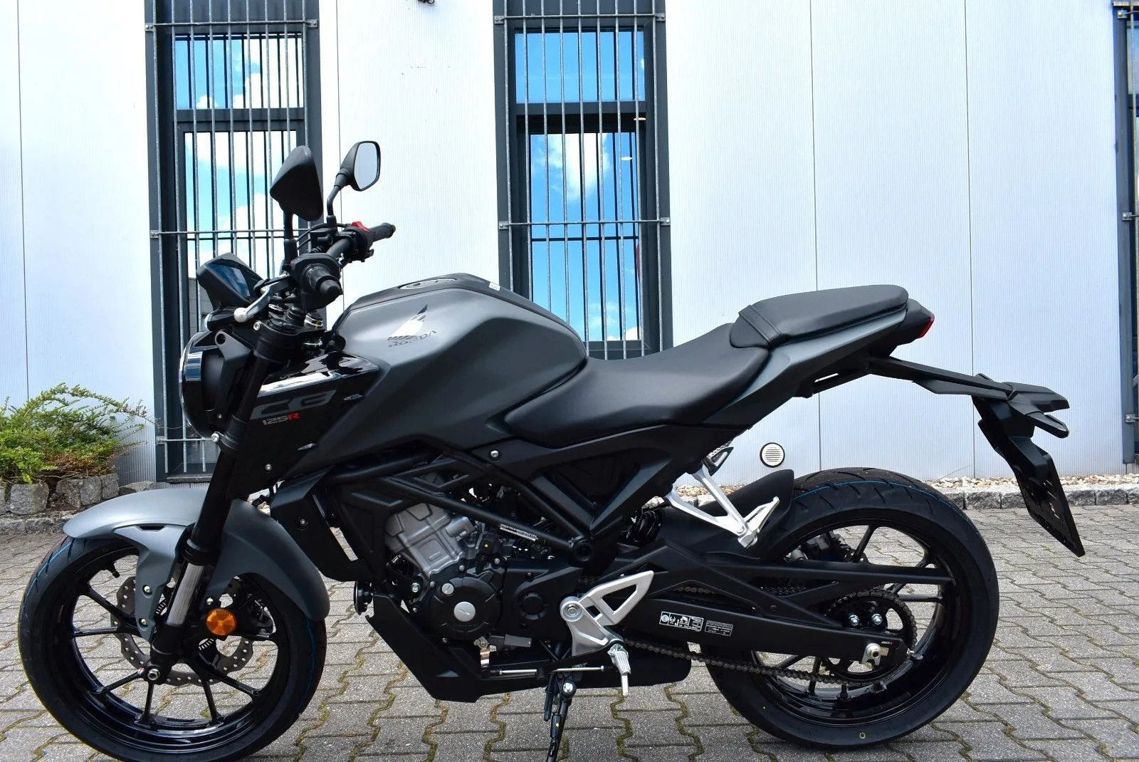 Honda CB125R MY 2026 6 Jahre Garantie