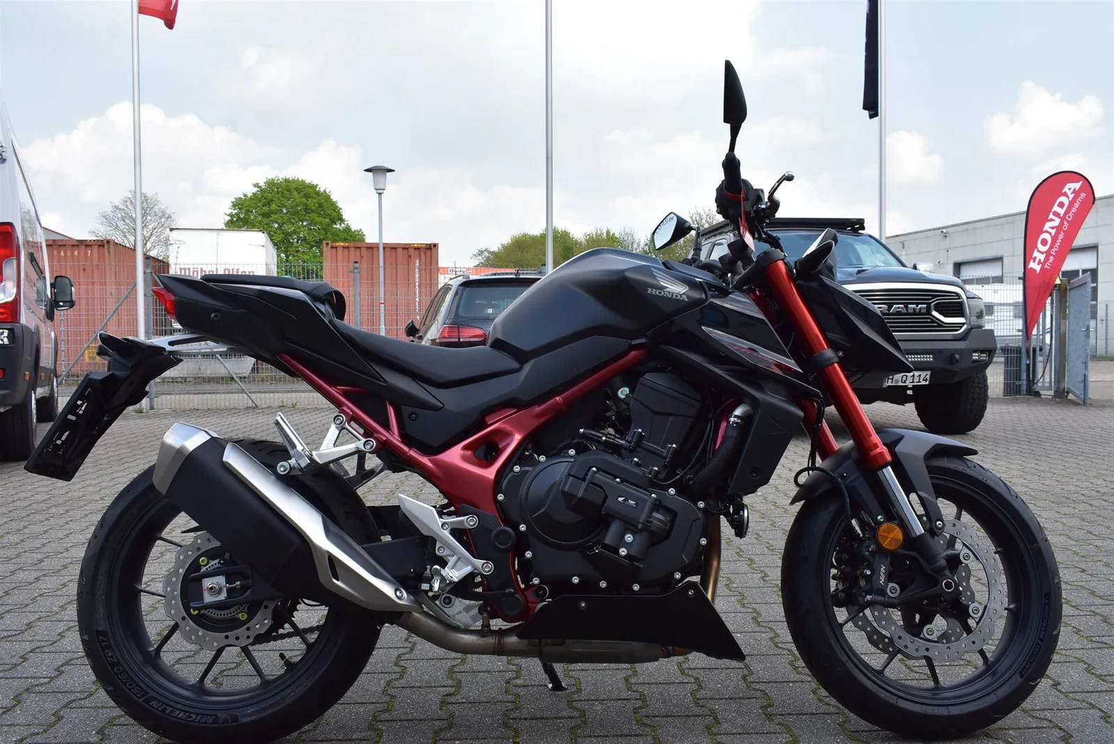 Honda CB750 Hornet E-Clutch Modell 2026 Sofort Tageszulassung