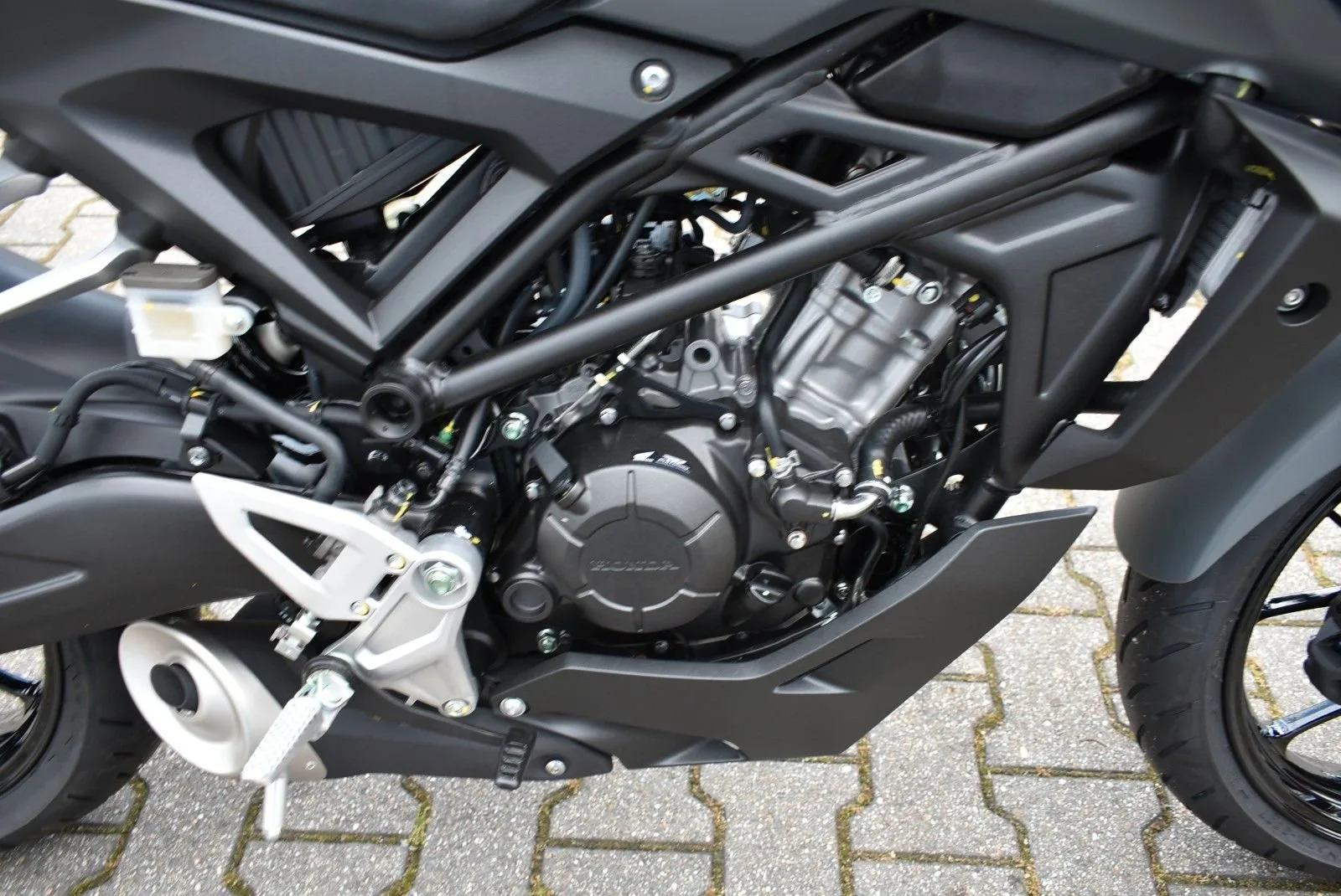 Honda CB125R