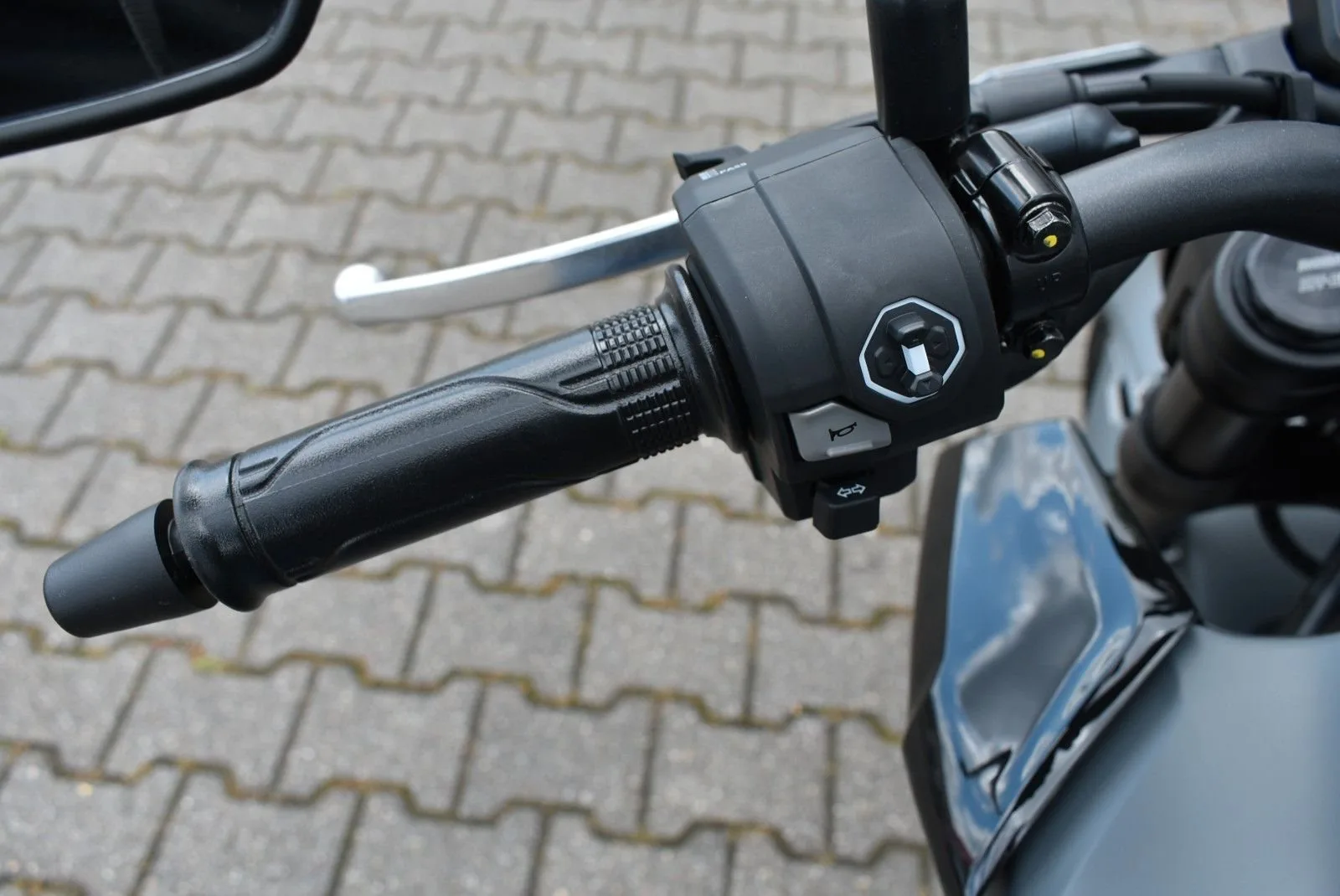 Honda CB125R