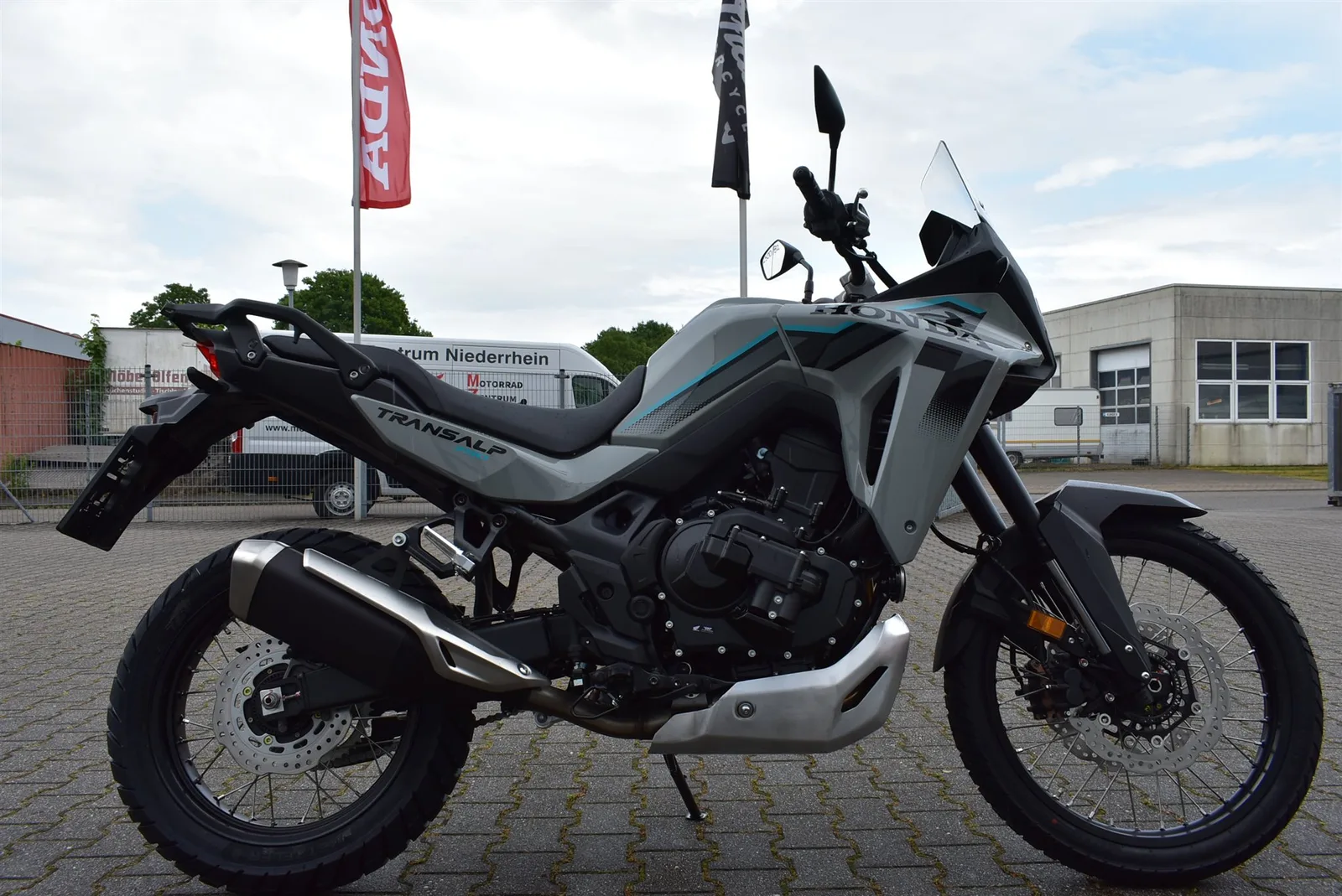 Honda XL750 Transalp mit E Clutch / Modell 2026 Sofort Verfügbar