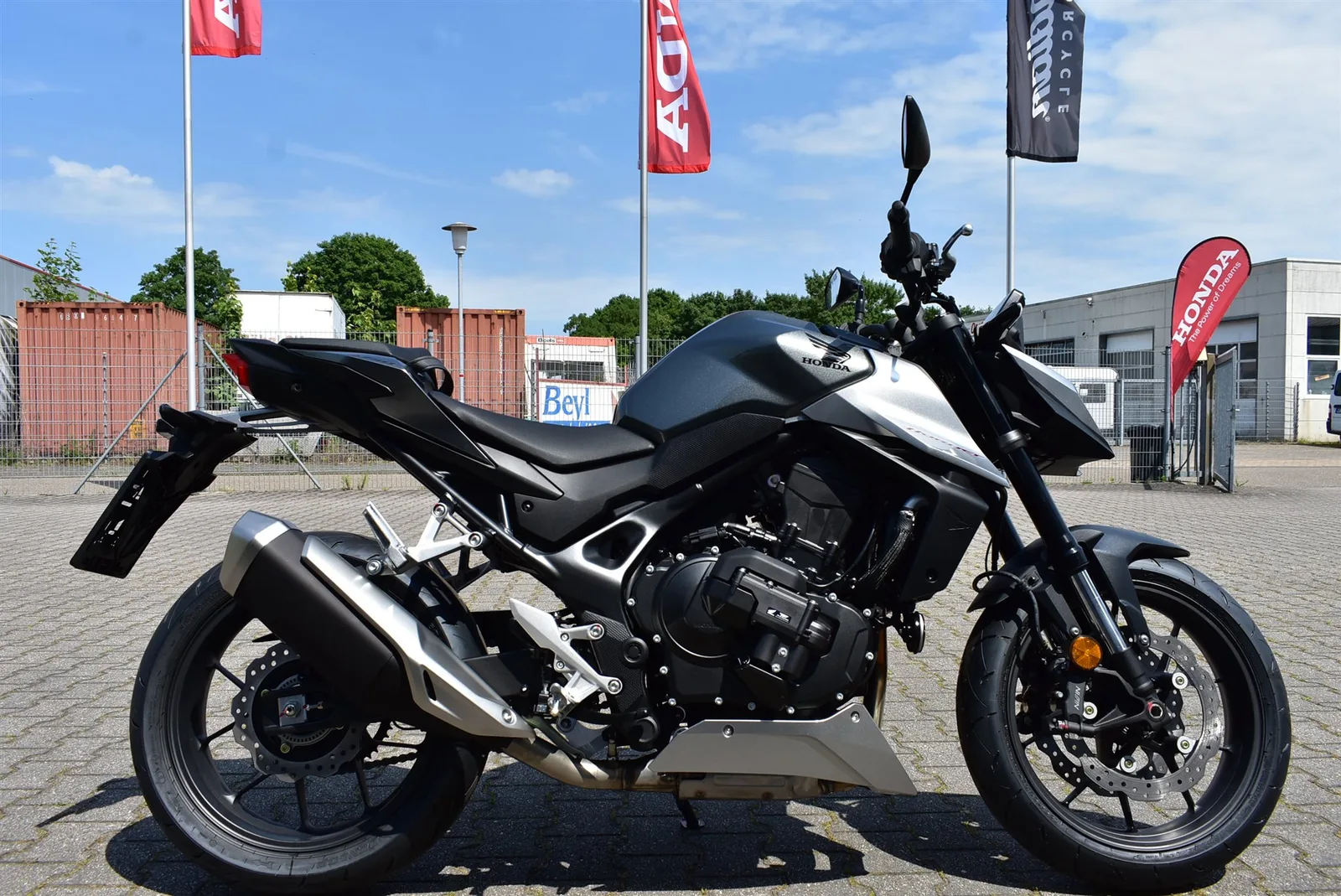 Honda CB750 Hornet E-Clutch Modell 2026 Sofort Verfügbar !