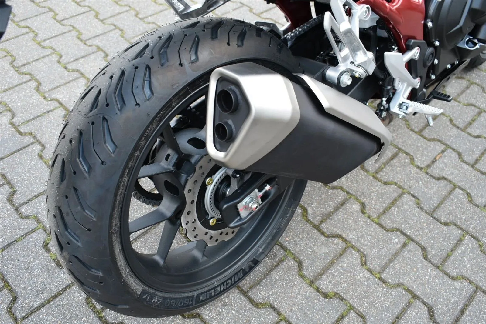 Honda CB750 Hornet E-Clutch