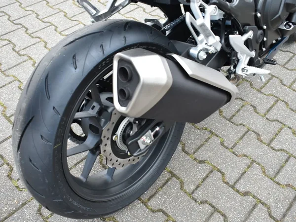 Honda CB750 Hornet E-Clutch