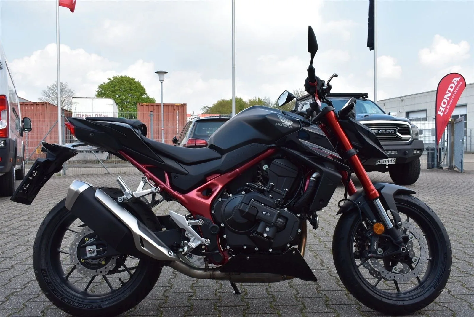Honda CB750 Hornet E-Clutch