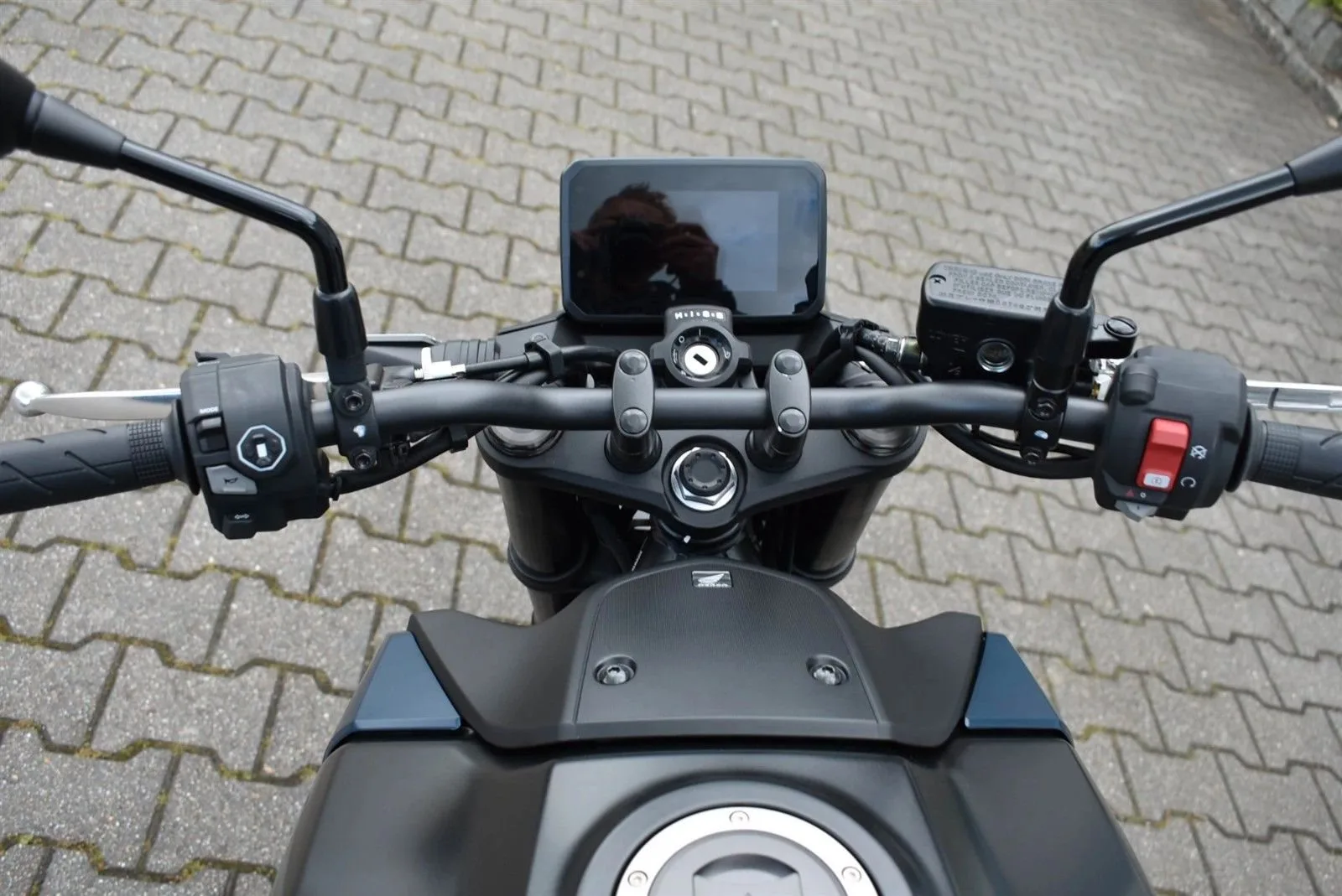 Honda CB750 Hornet E-Clutch
