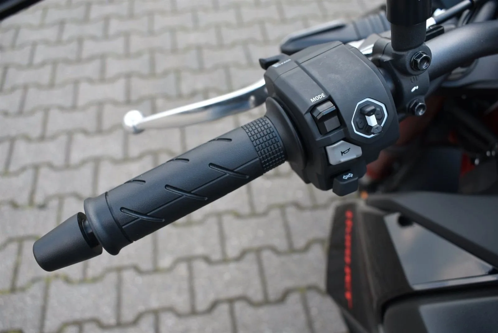 Honda CB750 Hornet E-Clutch
