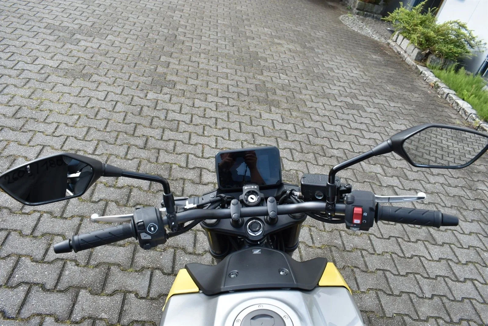 Honda CB750 Hornet E-Clutch