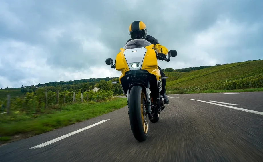 Yamaha XSR900 GP, MY 2026 - Legend Yellow