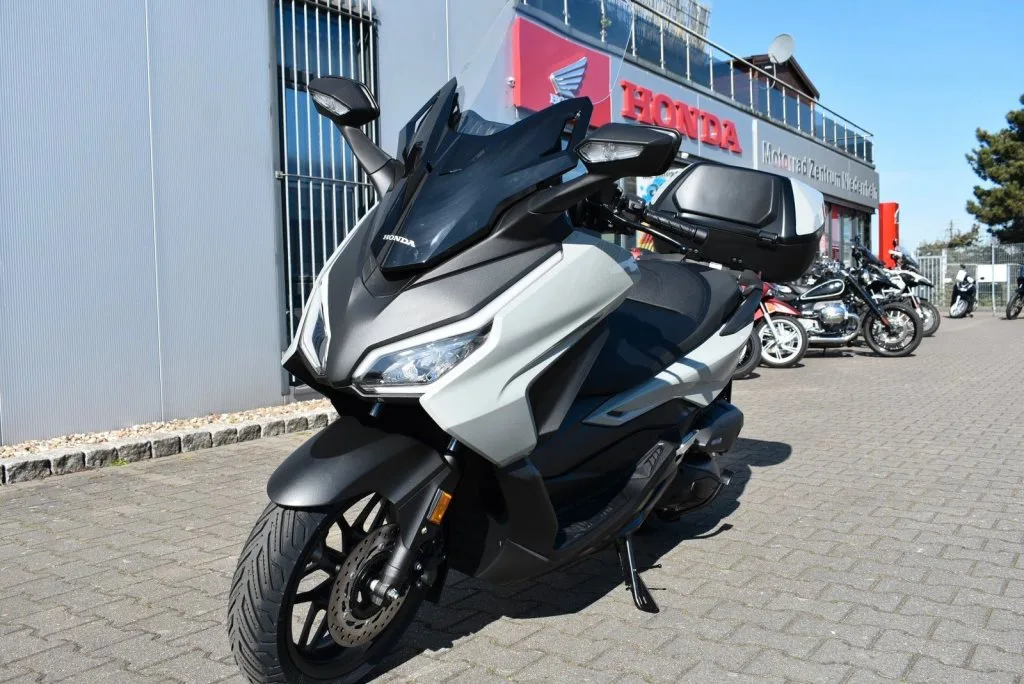 Honda Forza 125 Tageszulassung 6 J. Garantie ab Zul. Modell 2026