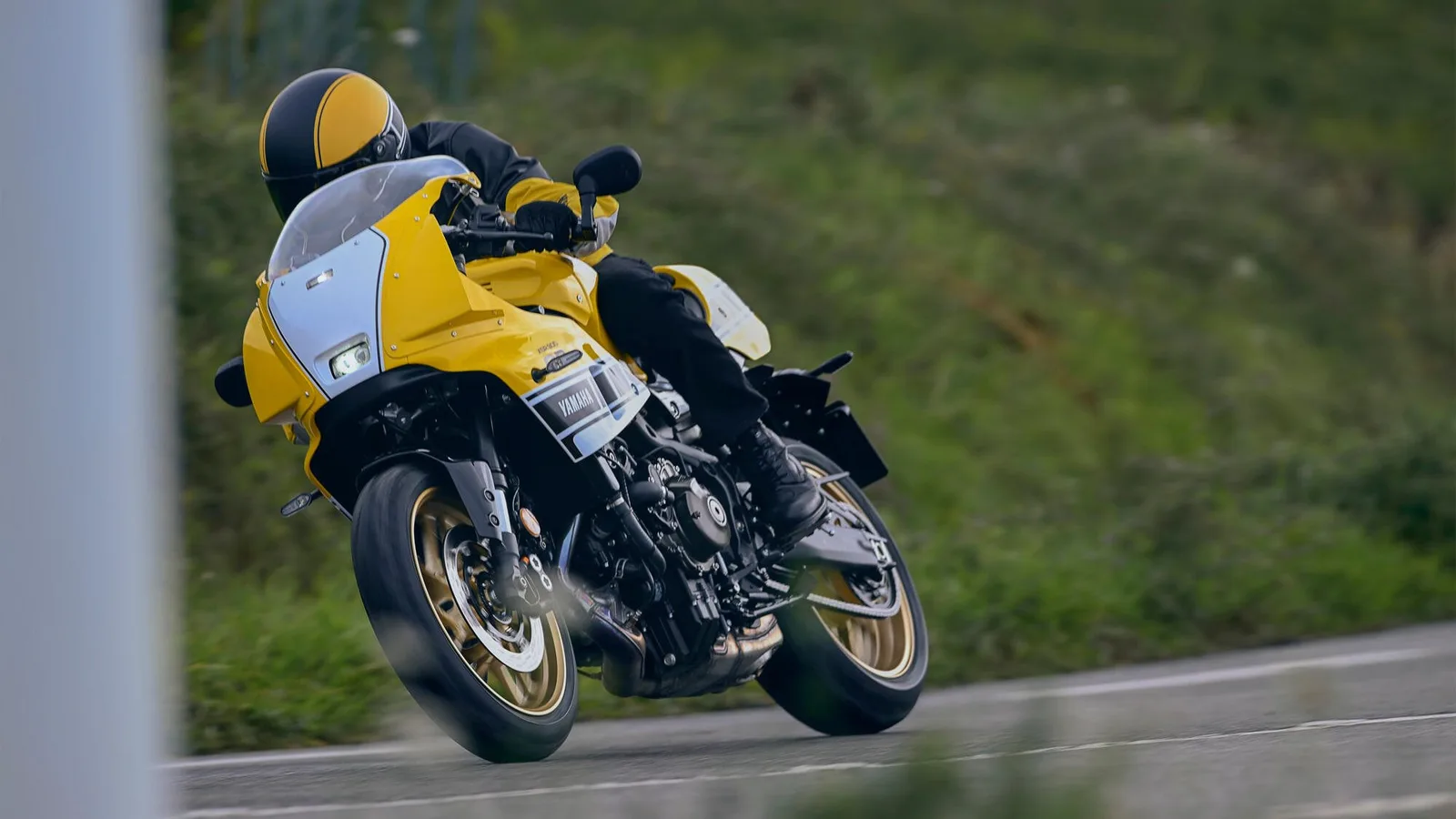 Yamaha XSR900 GP, MY 2026 - Legend Yellow