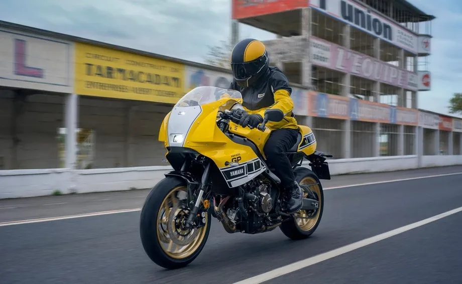 Yamaha XSR900 GP, MY 2026 - Legend Yellow