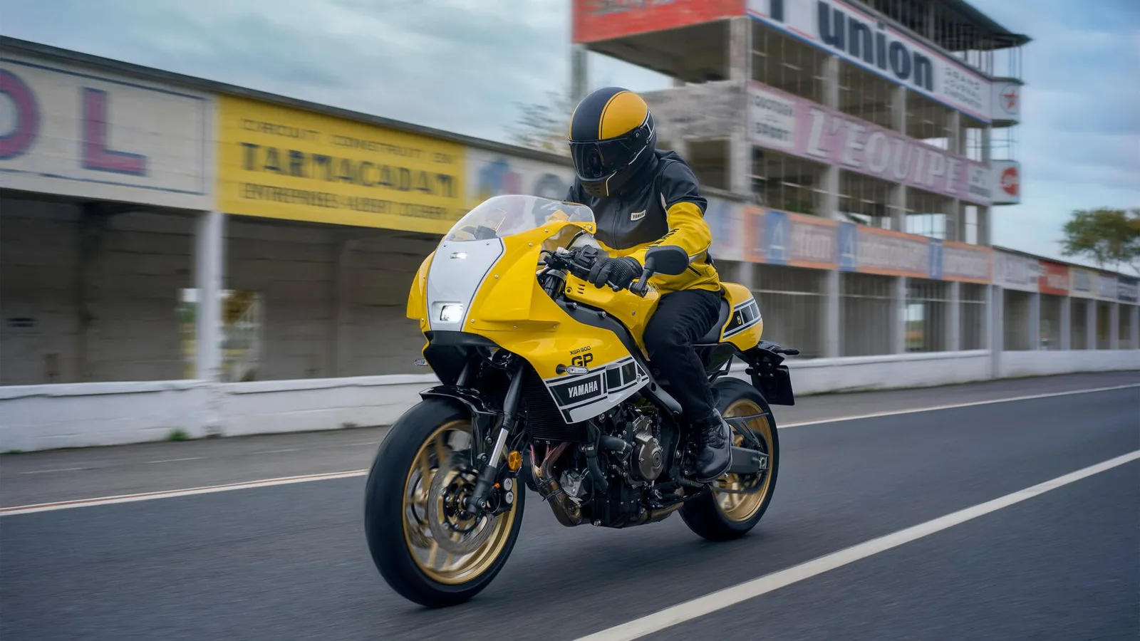 Yamaha XSR900 GP, MY 2026 - Legend Yellow