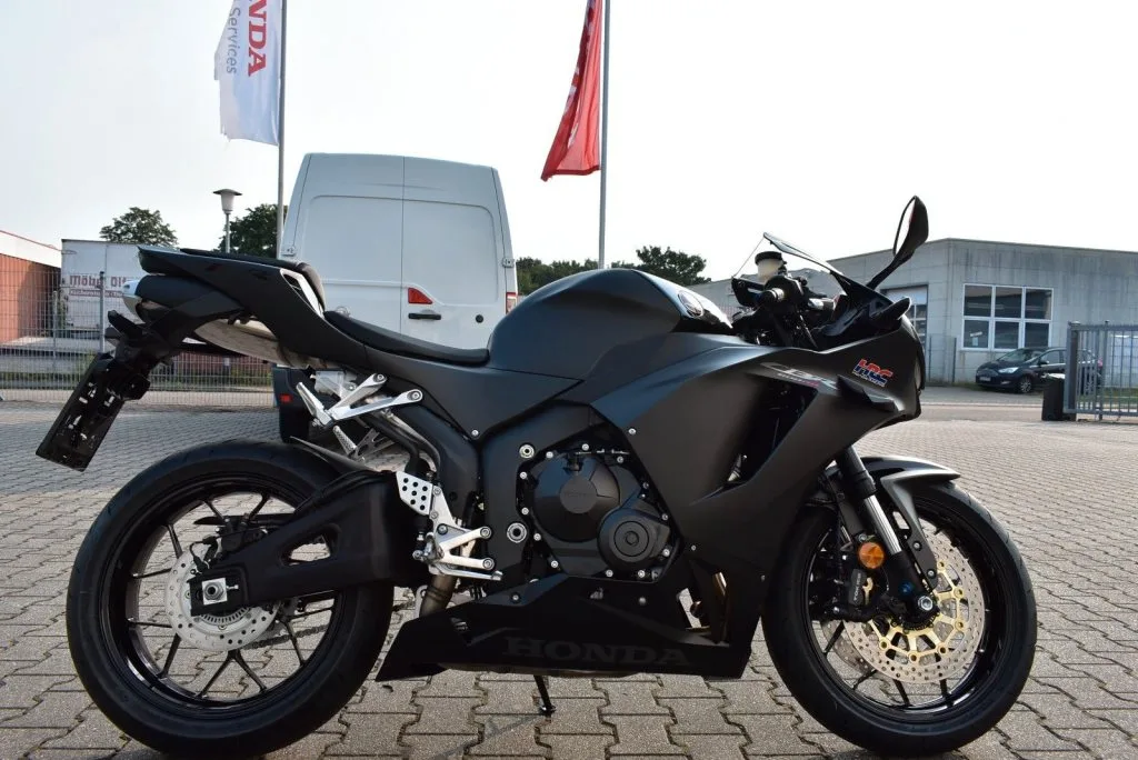 Honda CBR600RR 6 Jahre Garantie im Vorlauf