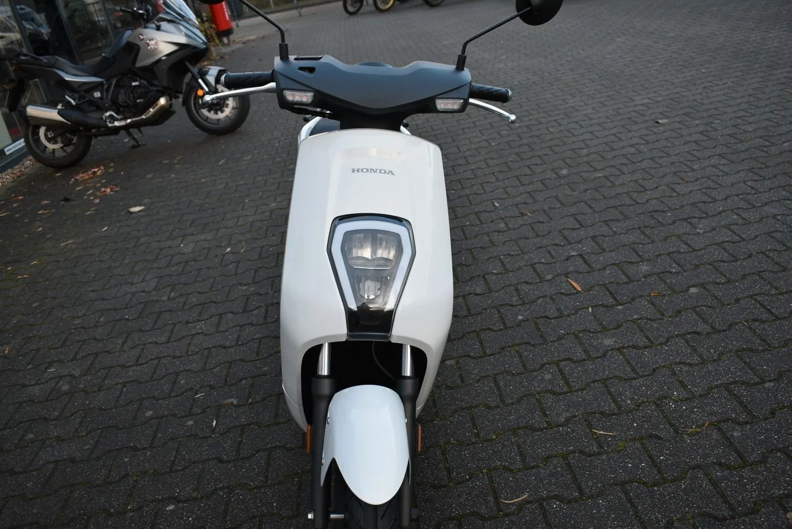 Honda EM1 e