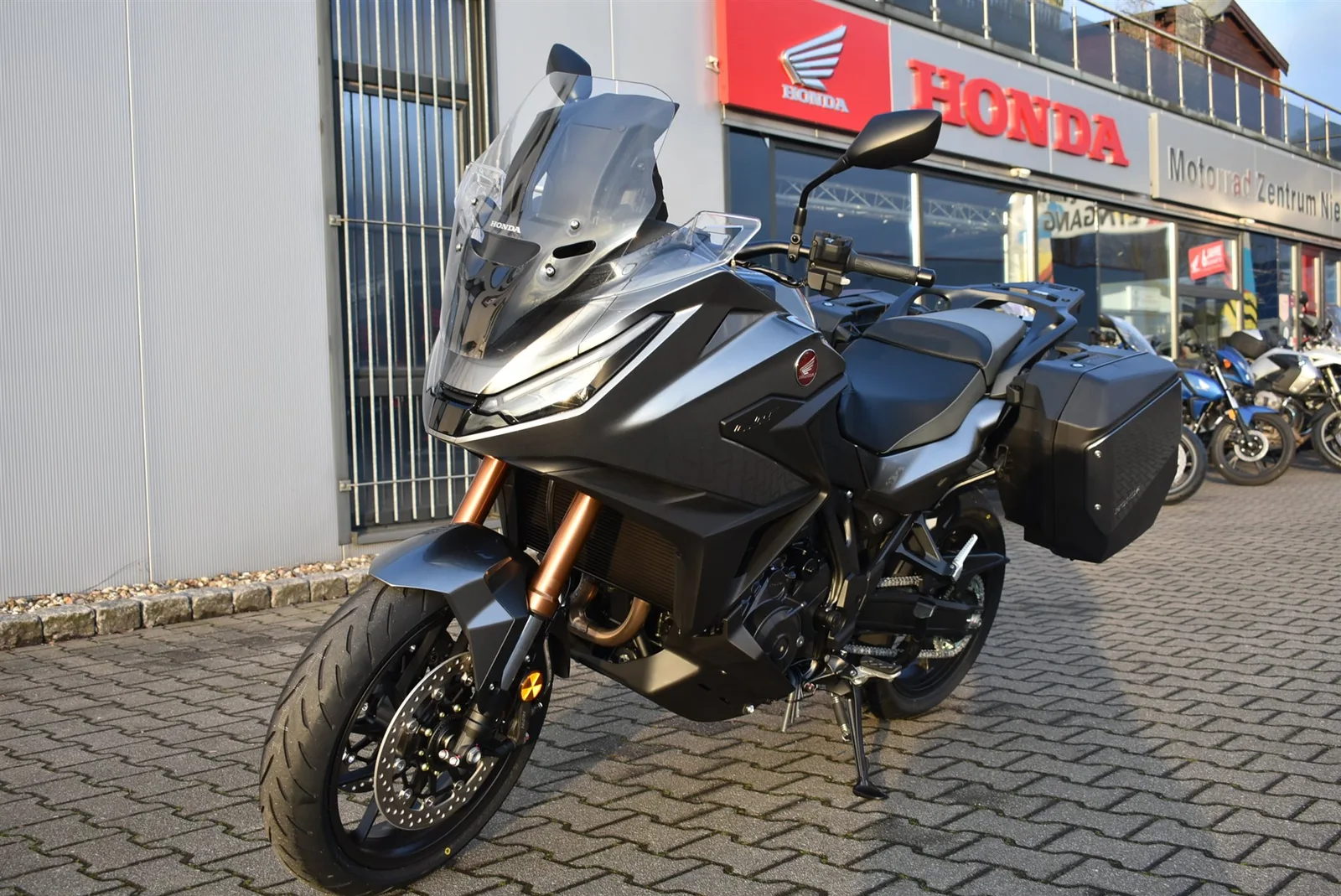Honda NT1100 DCT Electronic Suspension Tageszulassung Modell 2026