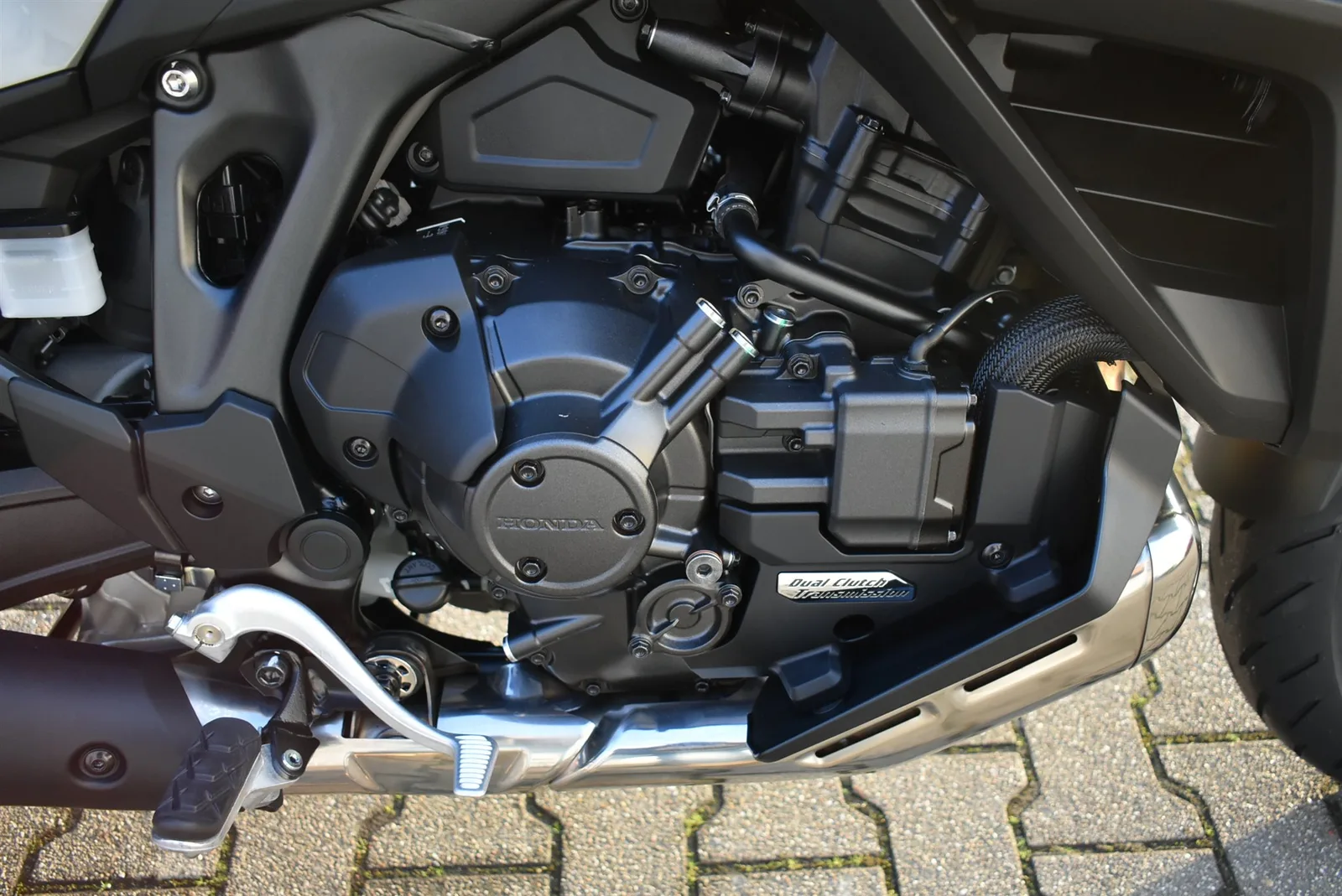 Honda NT1100 DCT Electronic Suspension Tageszulassung Modell 2026