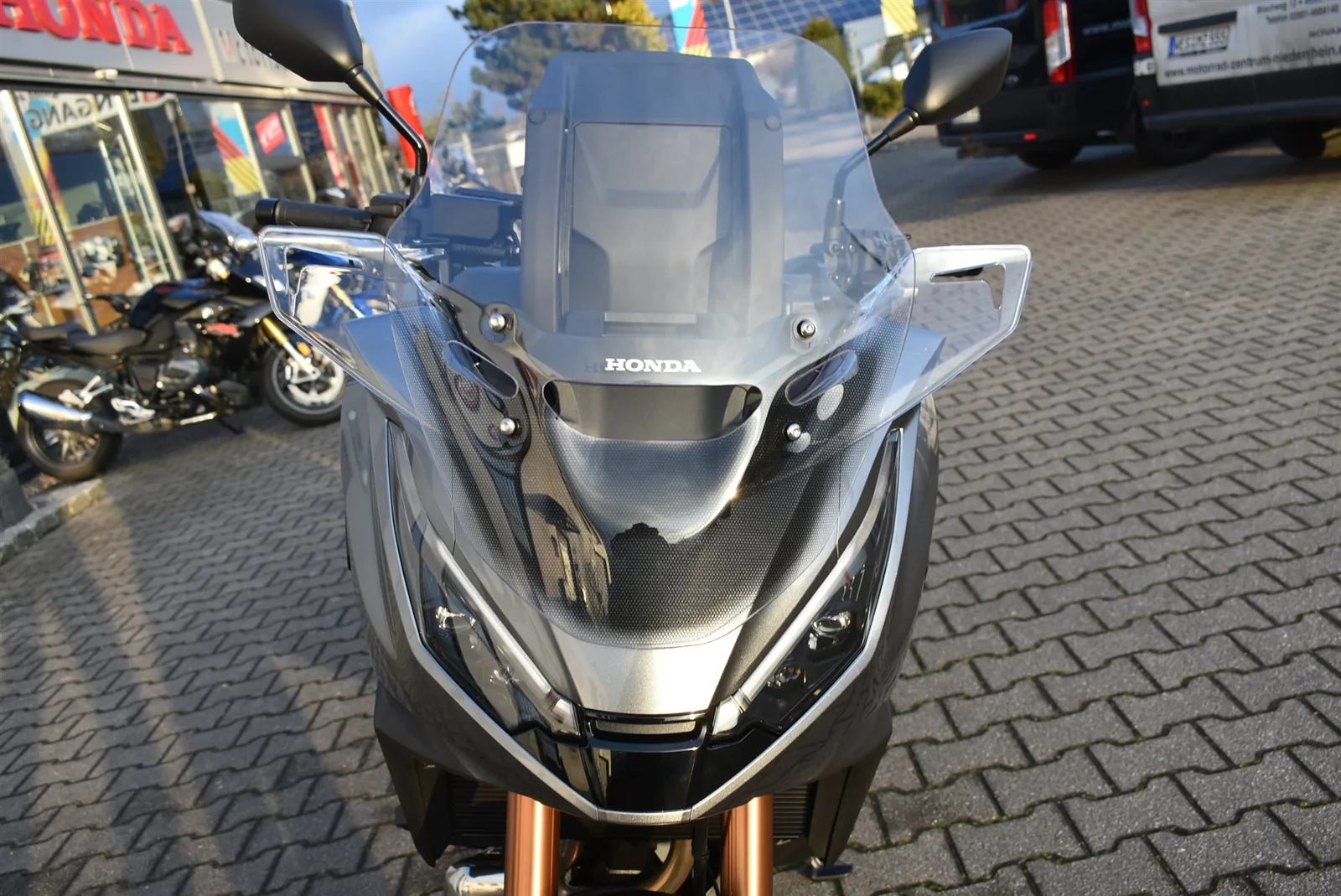 Honda NT1100 DCT Electronic Suspension Tageszulassung Modell 2026