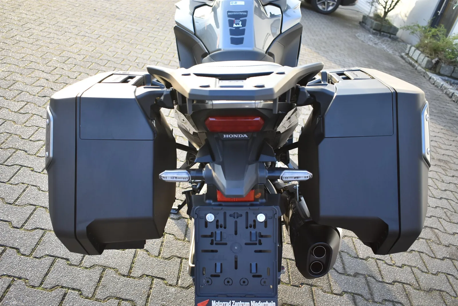 Honda NT1100 DCT Electronic Suspension Tageszulassung Modell 2026