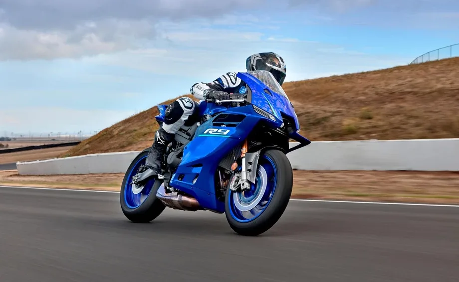 Yamaha R9 35kW, MY 2026 - Icon Blue