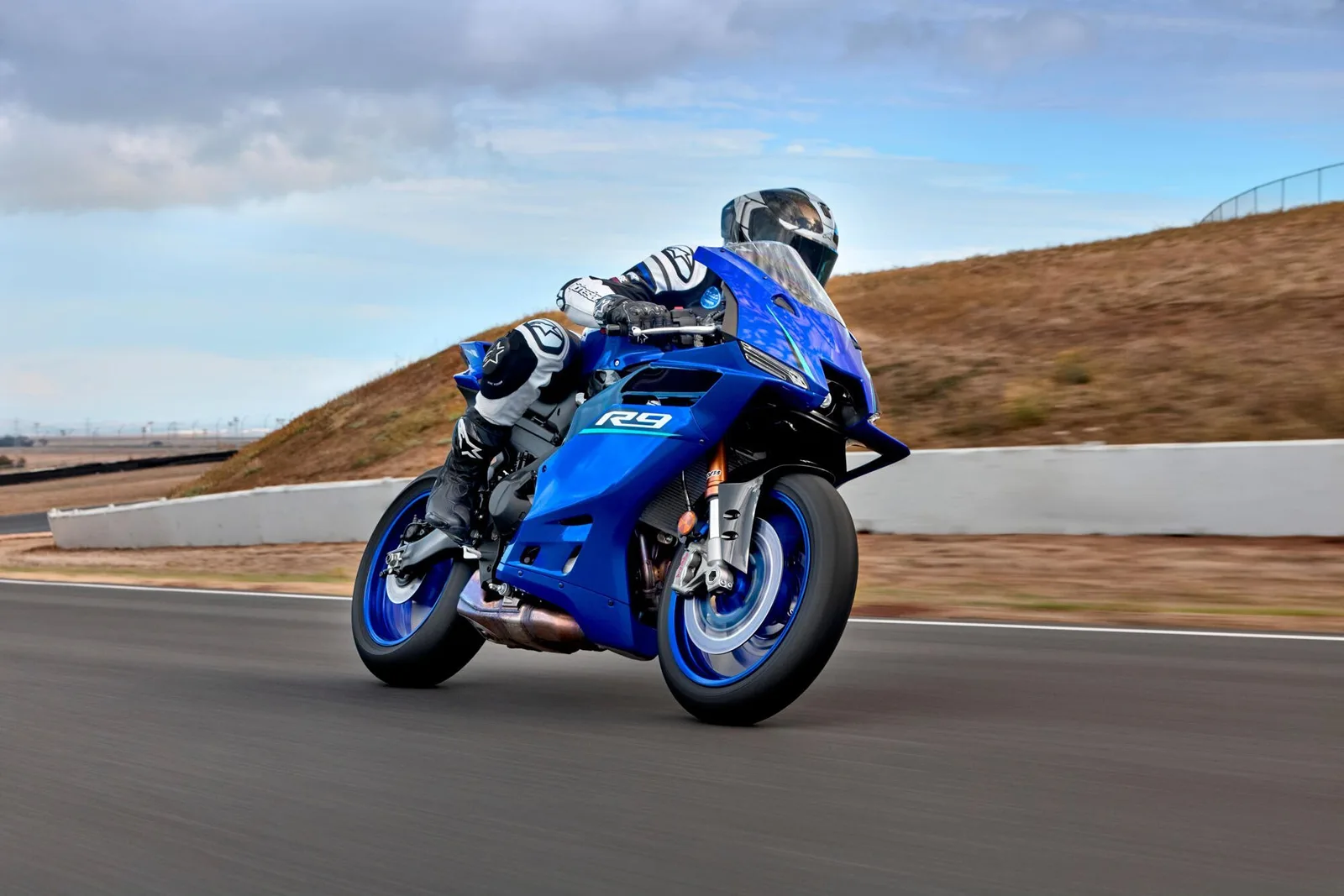 Yamaha R9 35kW, MY 2026 - Icon Blue